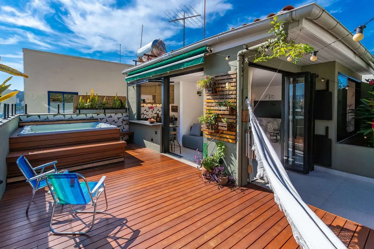 120 m² apartment with 2 bedrooms, 2 baths and a terrace — photo 29