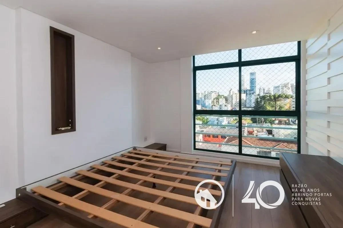 4-bedroom apartment with floor-to-ceiling windows — photo 3