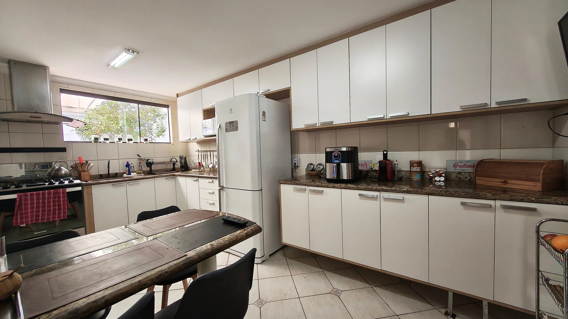 5 quartos e varanda gourmet: casa de 290 m² — photo 2