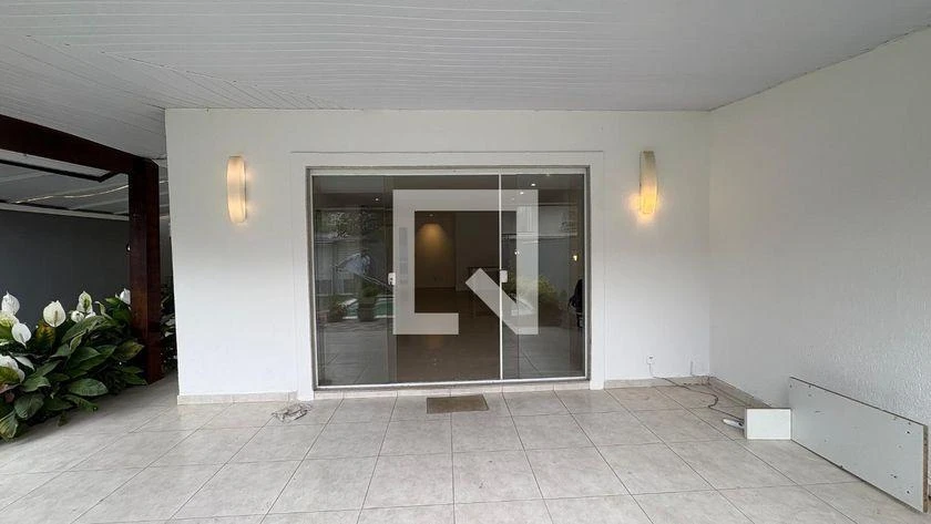 4-bedroom house with a washing machine — photo 15