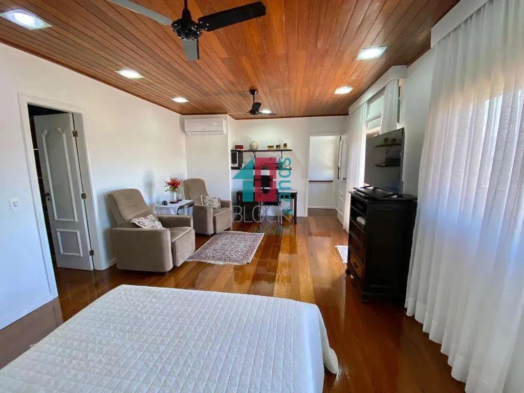 Furnished apartment with 4 bedrooms and 4 bathrooms — photo 22