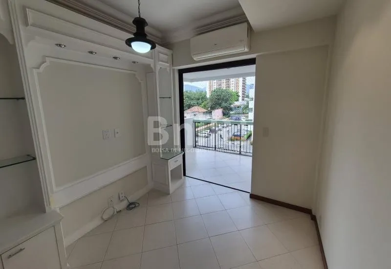 Home office in a 3-bedroom apartment, 110 m² — photo 9