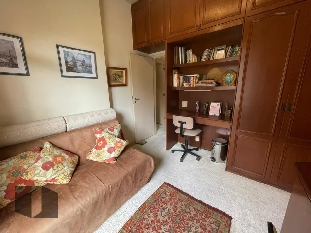 Furnished apartment with 3 bedrooms and a glazed balcony — photo 10