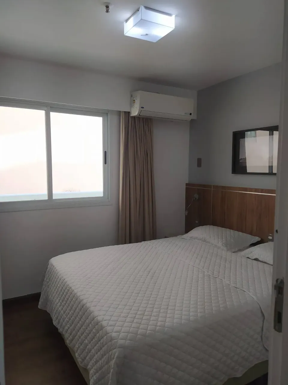 2-bedroom apartment with a balcony and enclosed kitchen — photo 2
