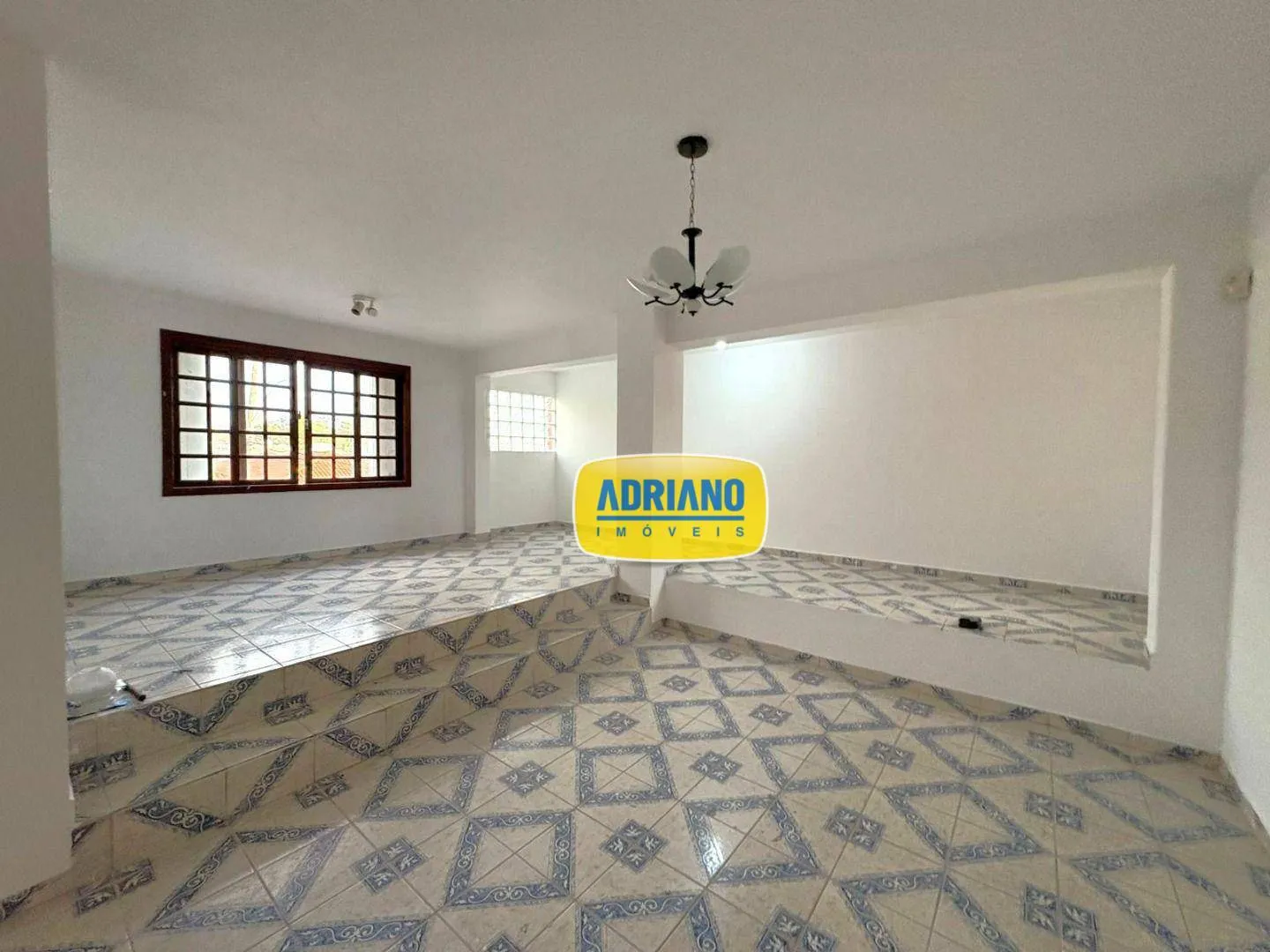 House with 5 bedrooms and 4 parking spaces, 400 m² — photo 6