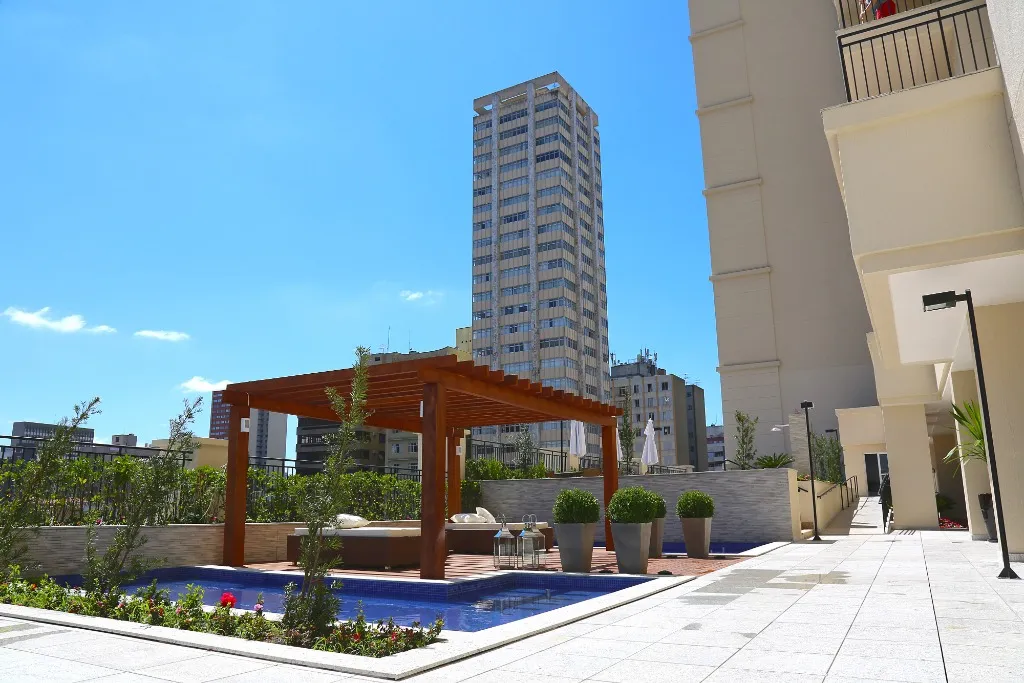 Furnished 1-bedroom apartment with 84 m² and parking — photo 22
