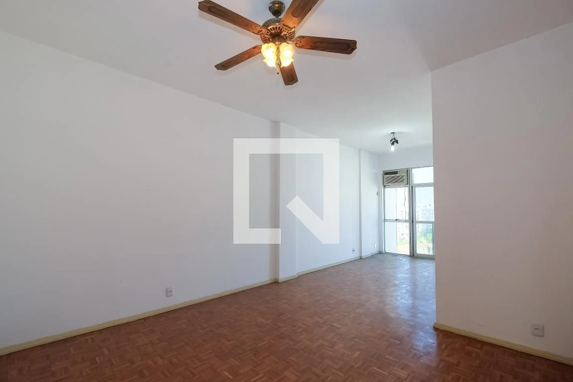3-bedroom apartment with a mountain view in Rio de Janeiro — photo 7