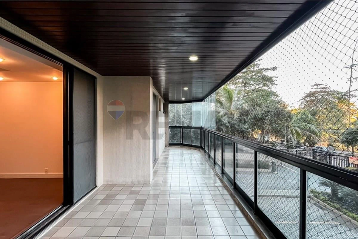 217 m² apartment with 4 bedrooms and balcony BBQ — photo 8