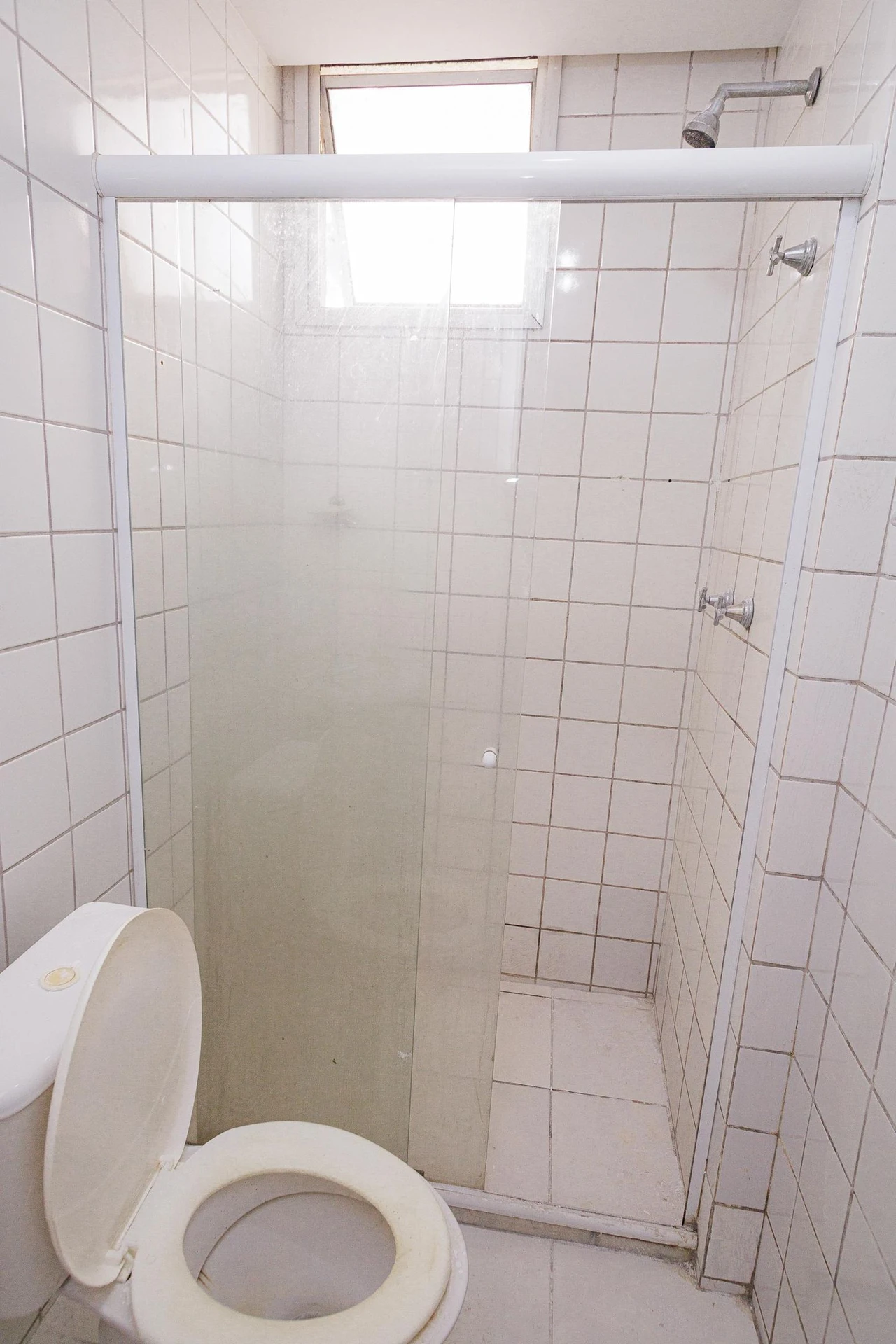 Unfurnished 2-bedroom apartment with 1 bathroom and parking — photo 18