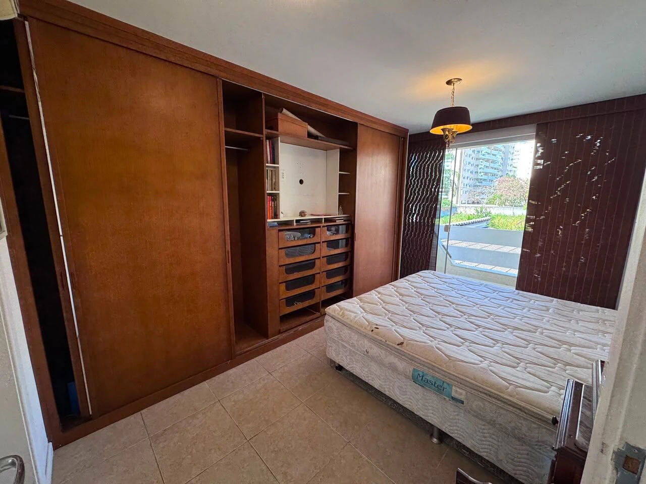 Rental house with 6 bedrooms and 246 m² — photo 8