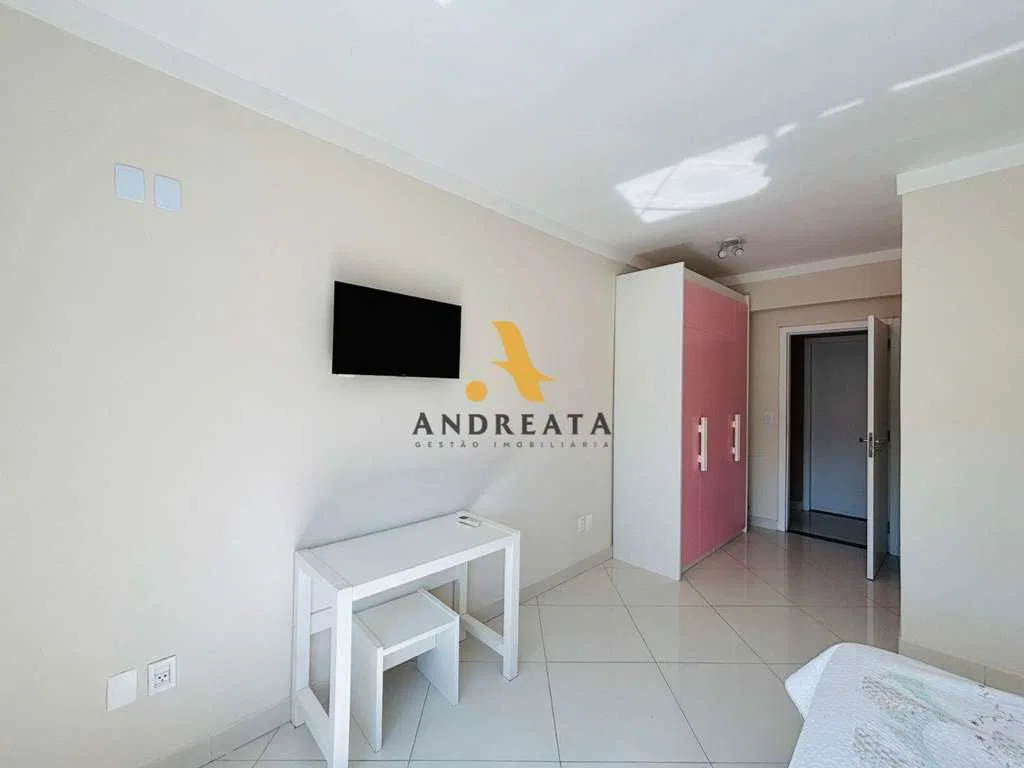 House with 5 bedrooms and 5 bathrooms, 471 m², 4 parking spaces — photo 25