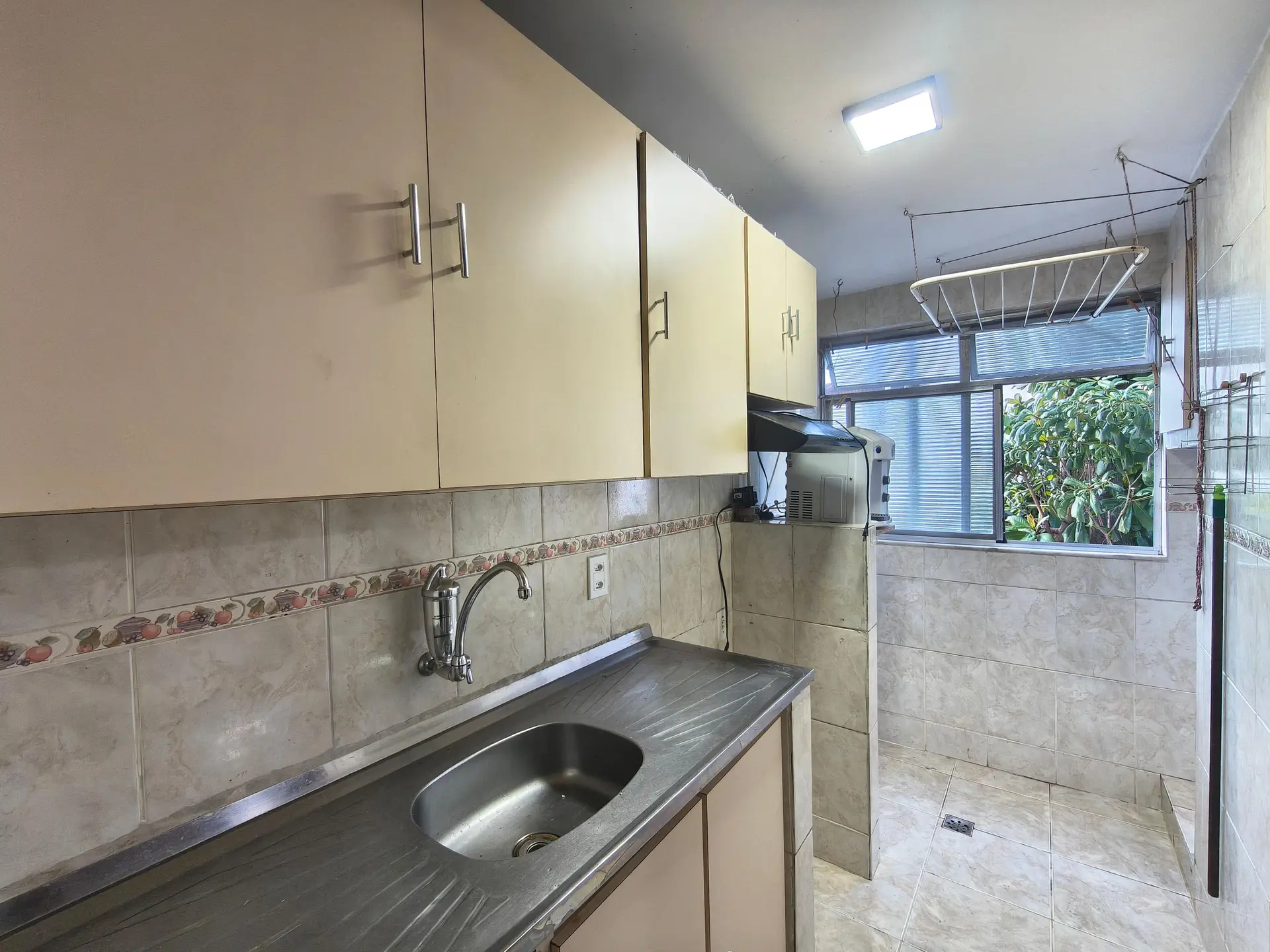 Unfurnished apartment with 2 bedrooms and 1 parking space — photo 2