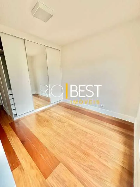 Apartment with 4 bedrooms and a glassed-in balcony — photo 25