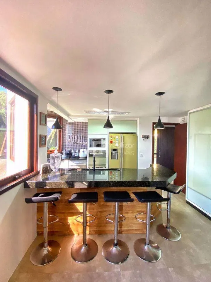 Casa con 4 dormitorios en suite y ventanales del suelo al techo — photo 14