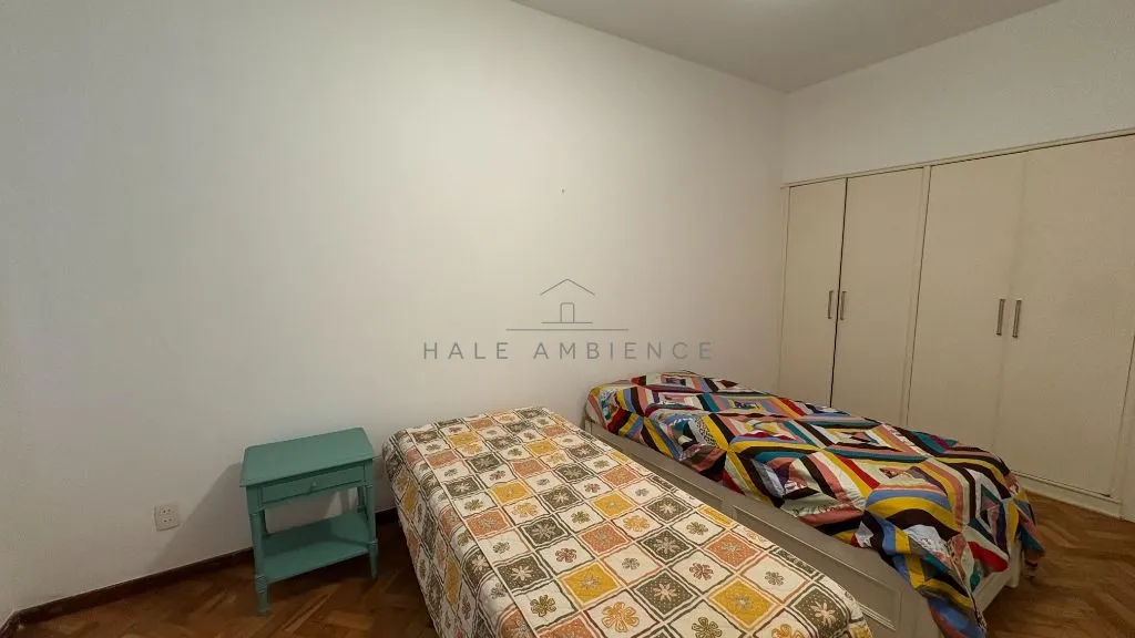 4-bedroom apartment with 4 bathrooms and 350 m² — photo 21