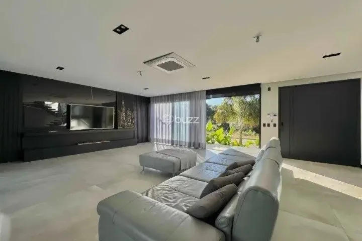 Меблированный дом на 5 спален и 513 м² — photo 2