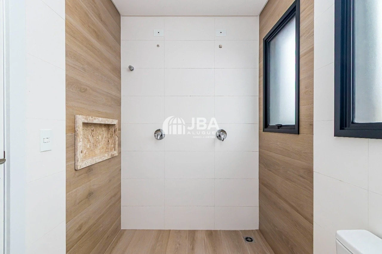 House with open-plan kitchen and 3 bedrooms plus suite — photo 11