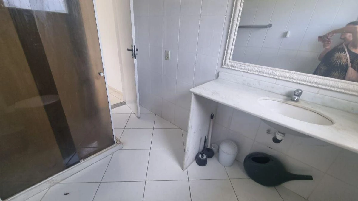 360 m² house with 4 en-suite bedrooms and 3 parking — photo 30