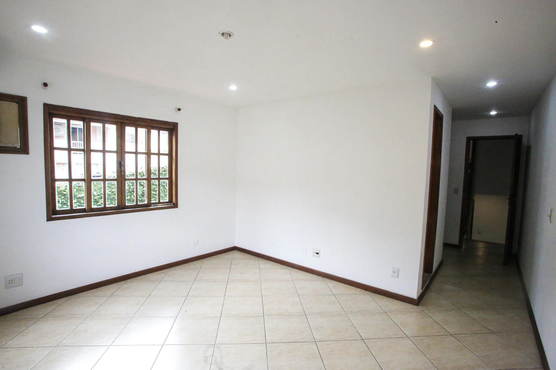 4-bedroom house with a bathtub in Rio de Janeiro — photo 30