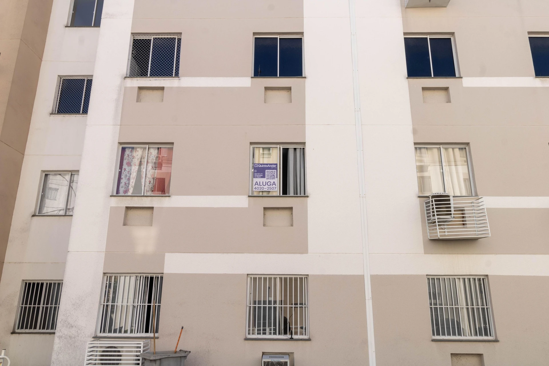 2-bedroom apartment in a building with a gym — photo 61