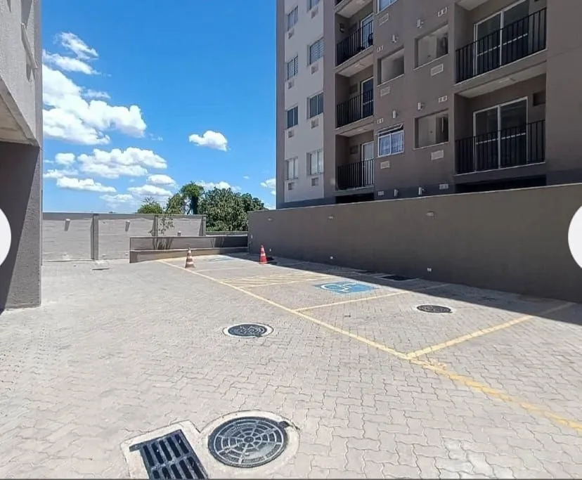 2-bedroom apartment in a building with a gym — photo 8
