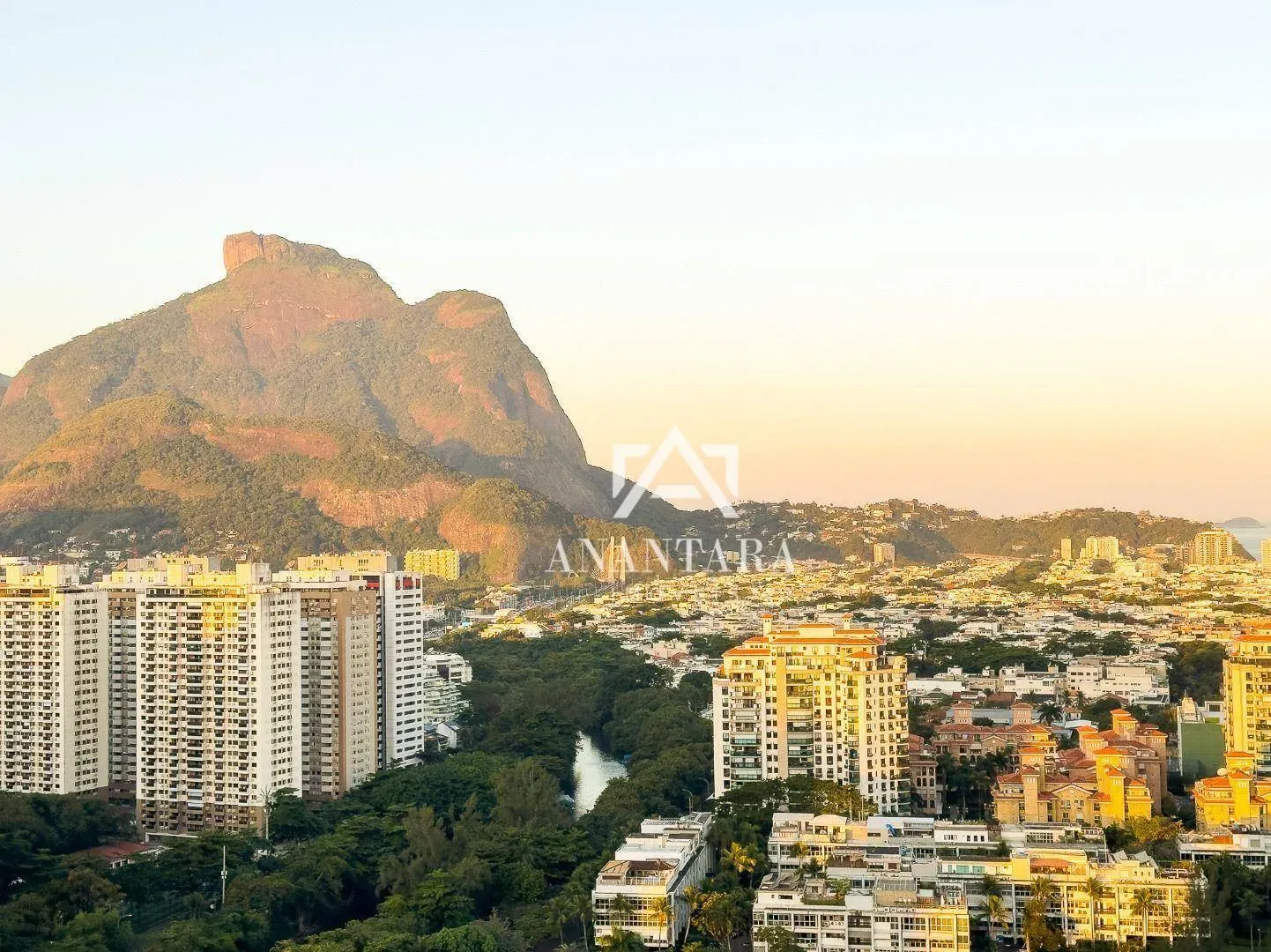 2-bedroom apartment with a water view in Rio de Janeiro — photo 5