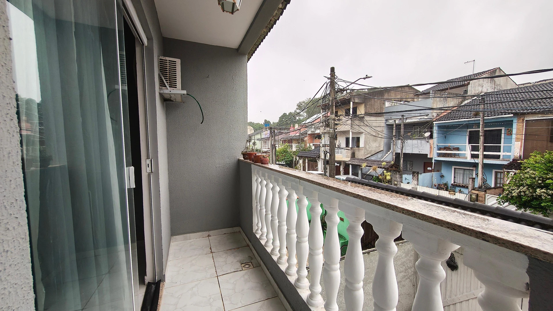 Casa con 4 dormitorios, 3 baños y jardín privado — photo 32