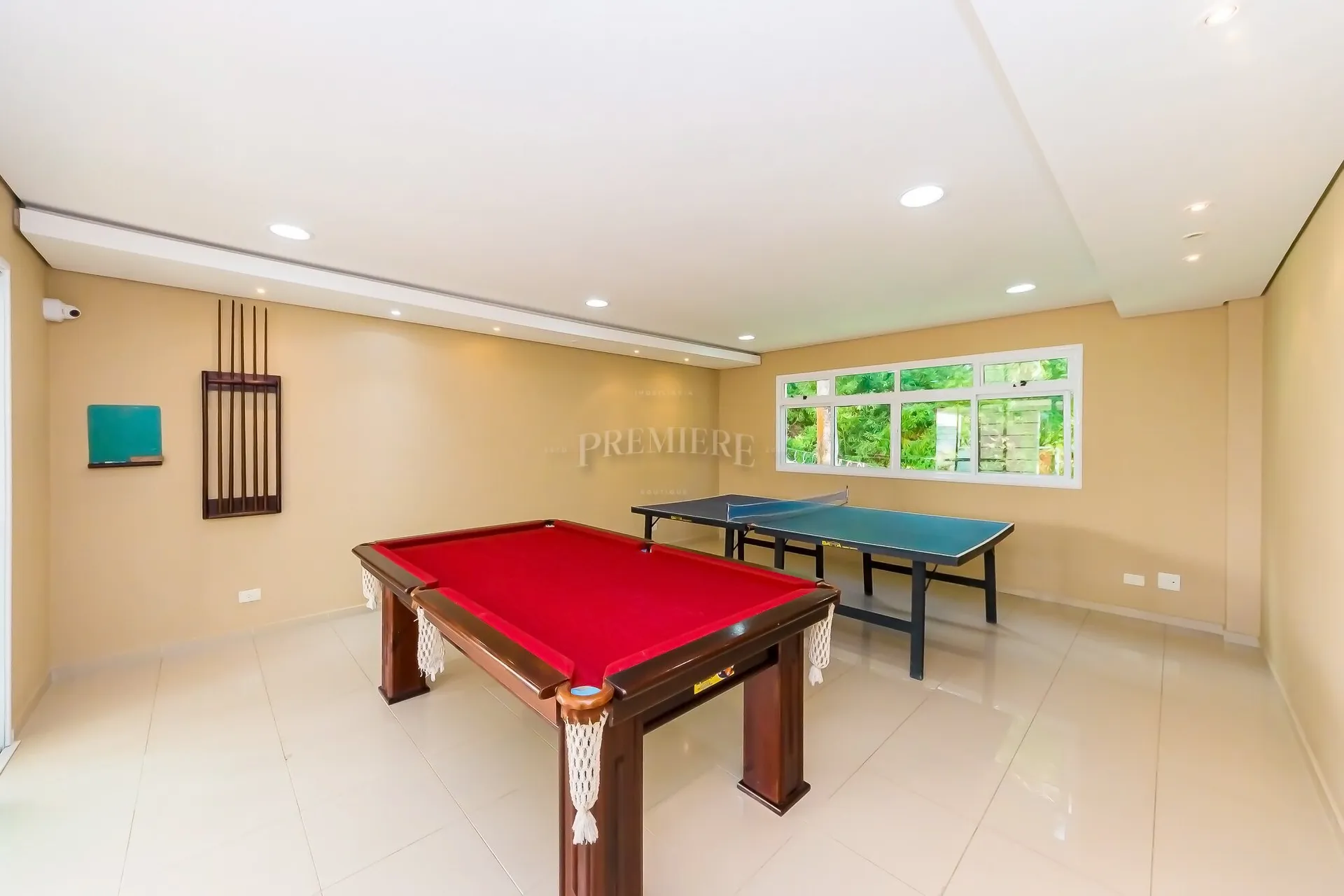 3-bedroom apartment in a building with a gym — photo 9