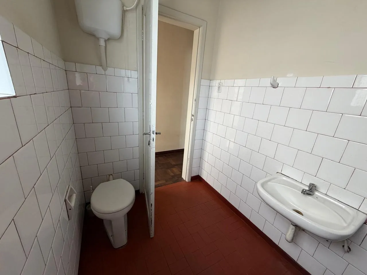 Wood or laminate floors in a 2-bedroom house, 82 m² — photo 12