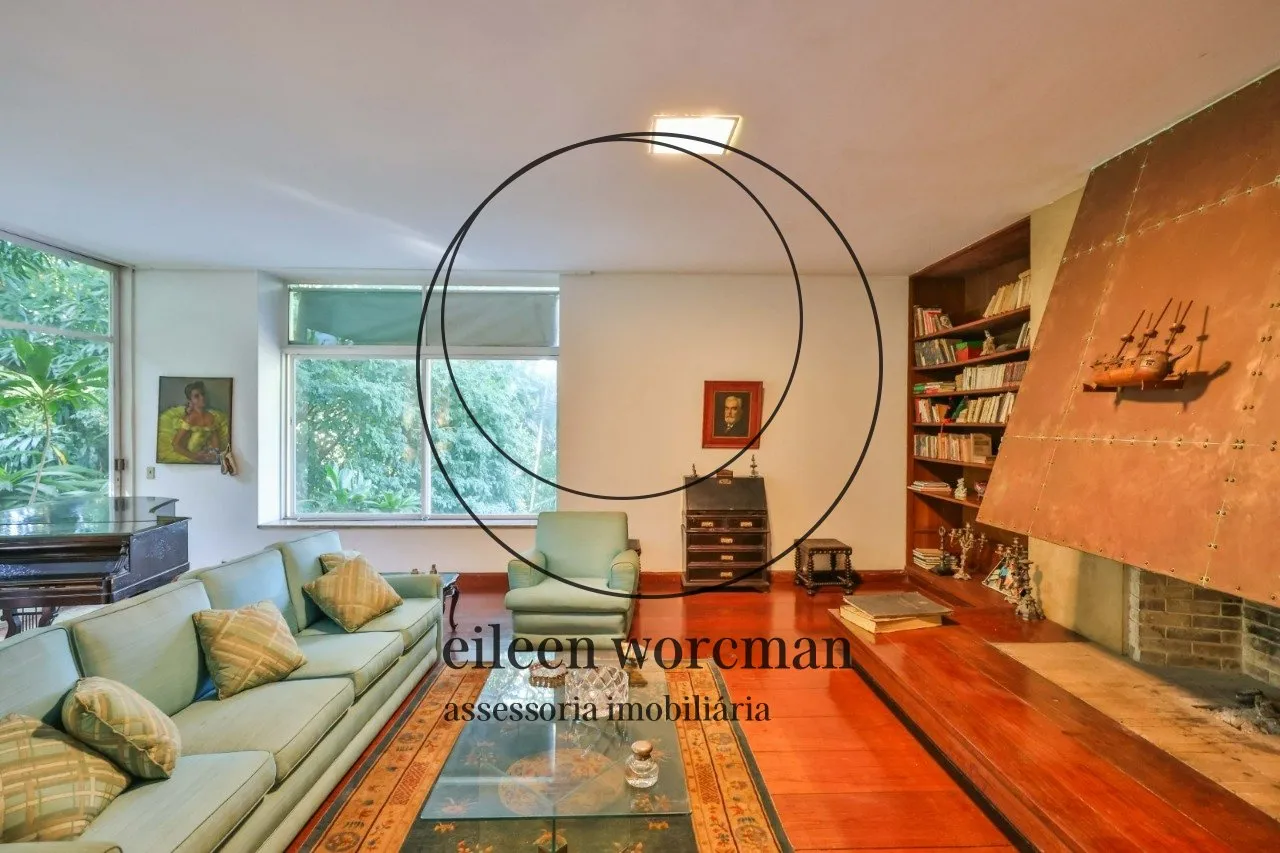 House with 5 bedrooms, 5 bathrooms and floor-to-ceiling windows — photo 20