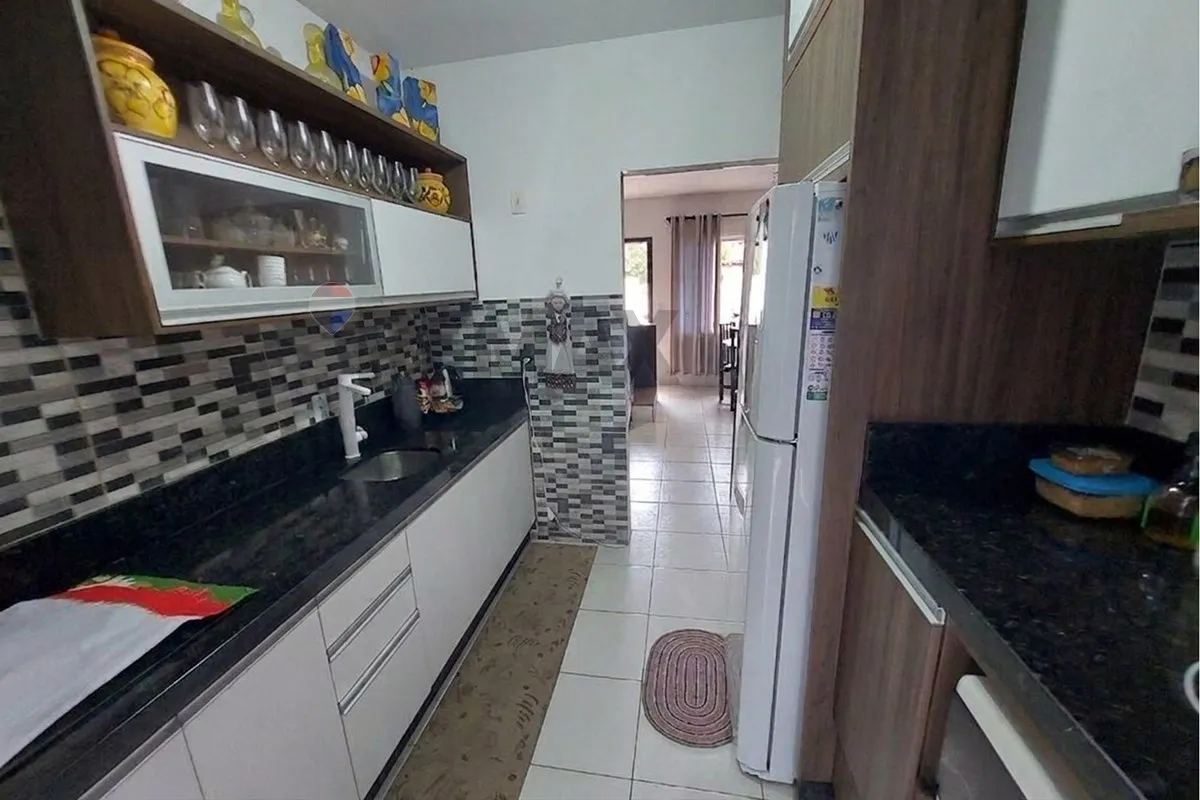 Furnished home with 2 bedrooms and a gas stove — photo 10