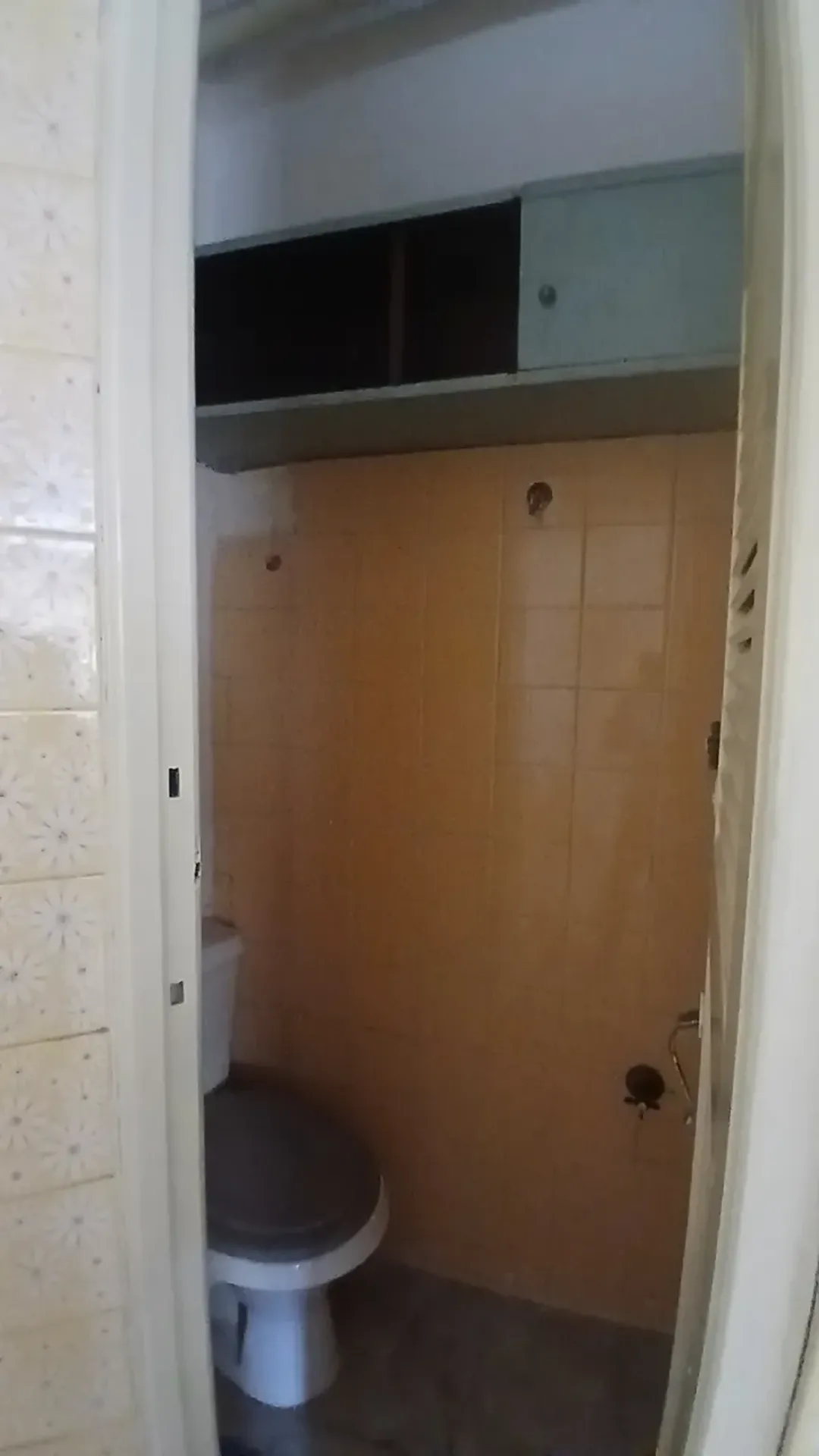 Apartment on the 2nd floor with wood or laminate floors — photo 7