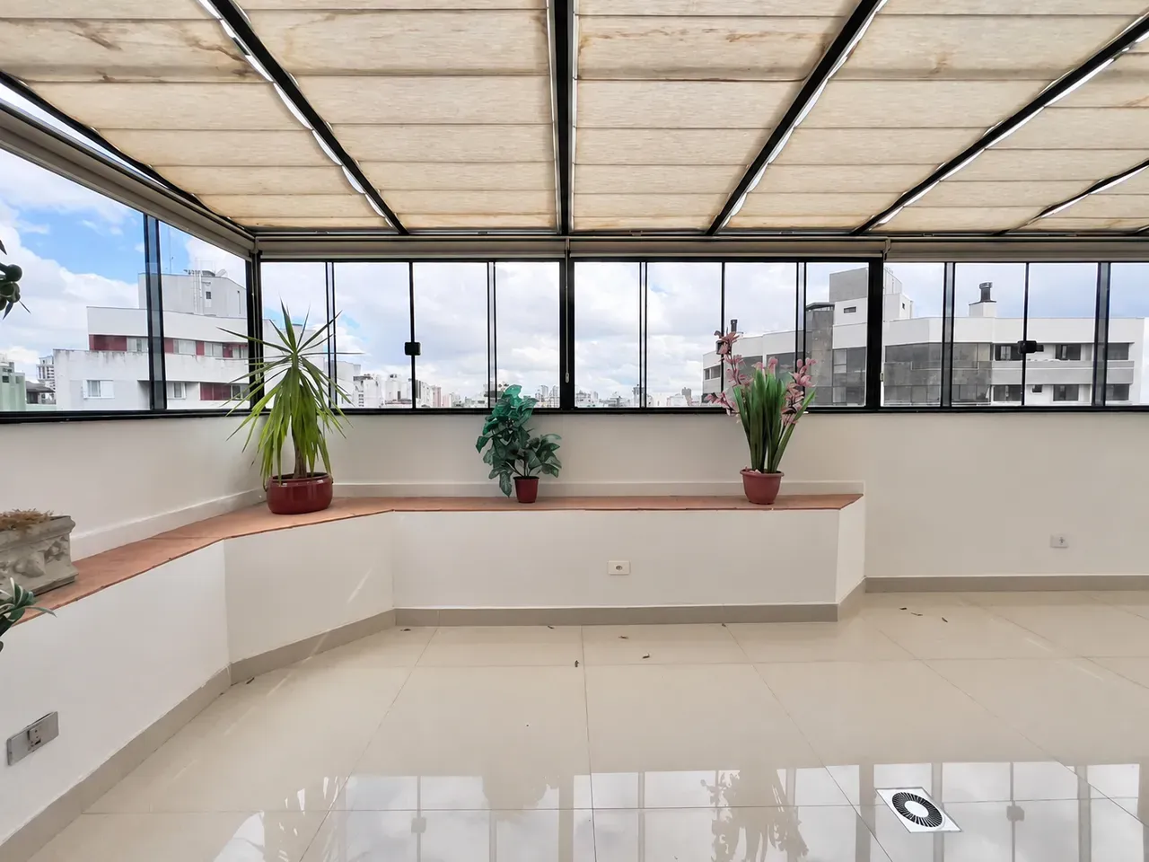 Furnished penthouse apartment with 4 bedrooms — photo 13