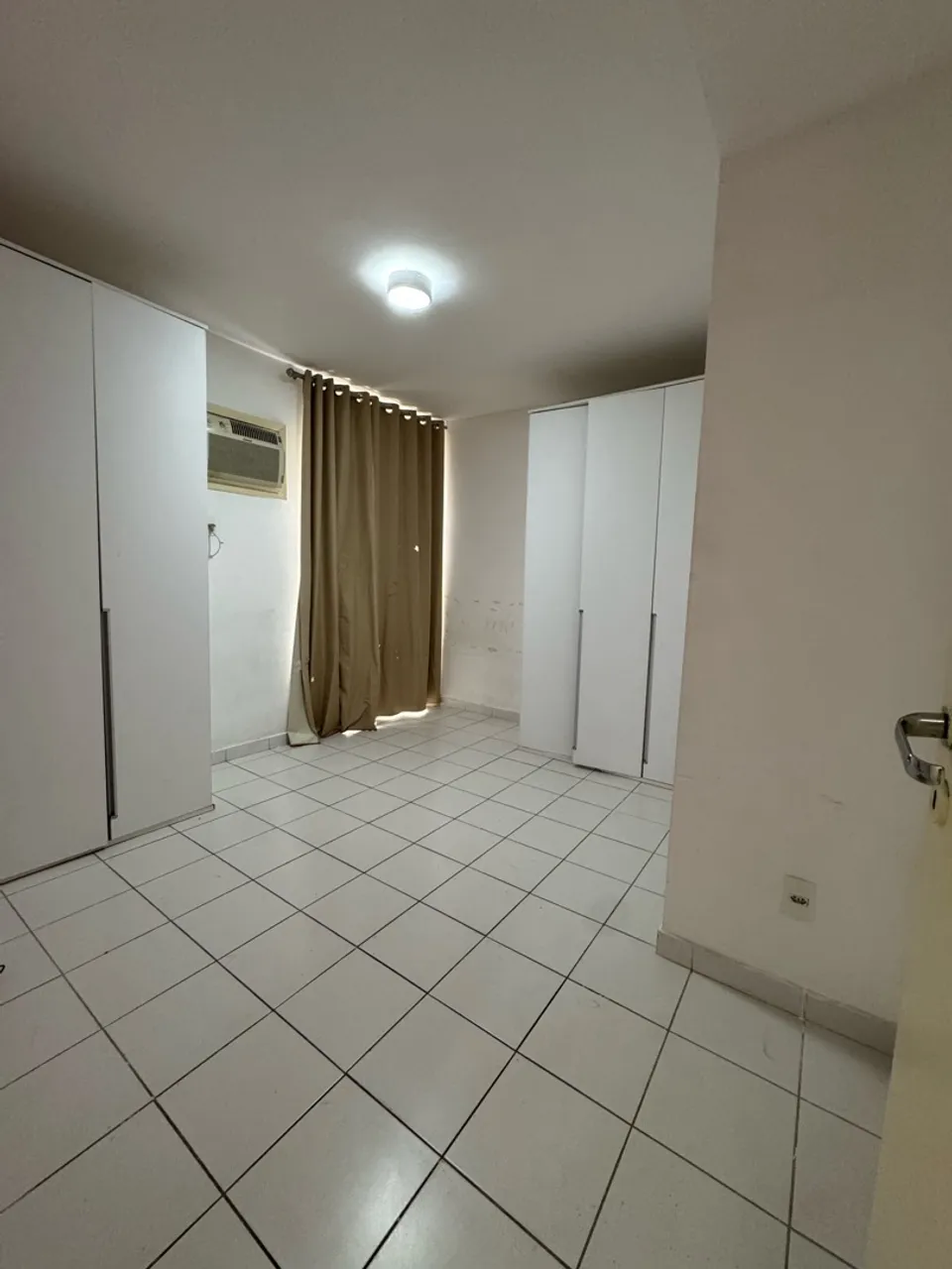 3-bedroom apartment in a building with a gym — photo 6