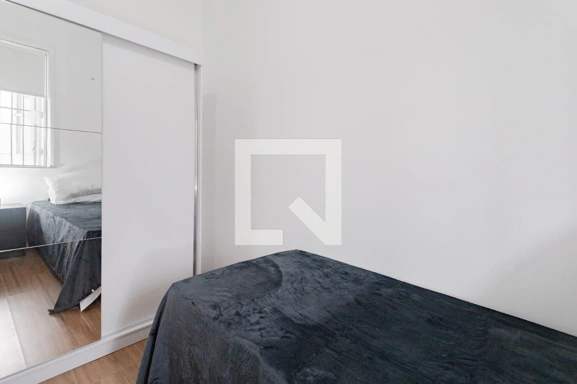 3-bedroom house with wood or laminate floors — photo 38