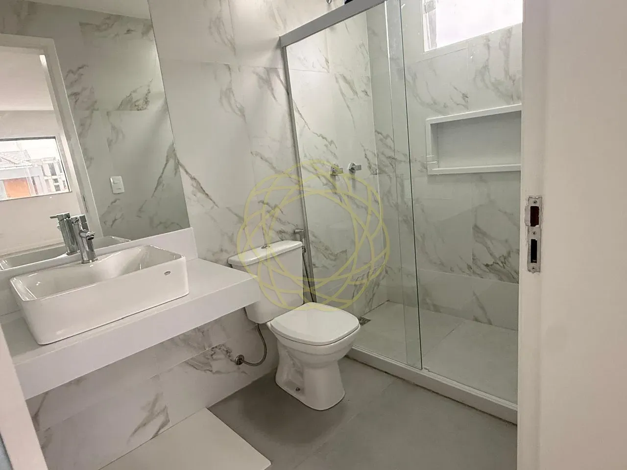 Casa com 4 quartos e 5 banheiros, 280 m² — photo 27