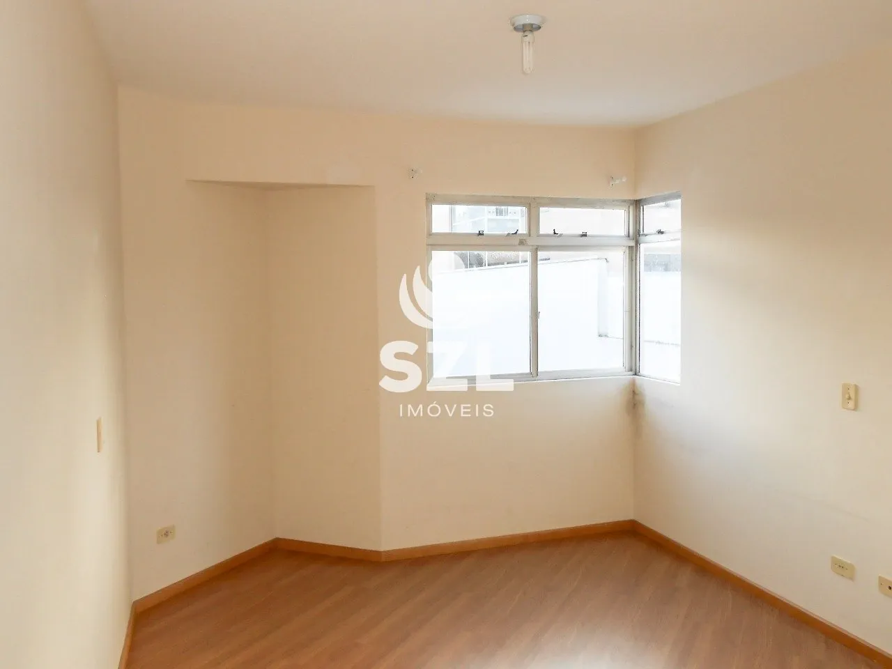 Apartment, 79 m², with wood or laminate floors — photo 6