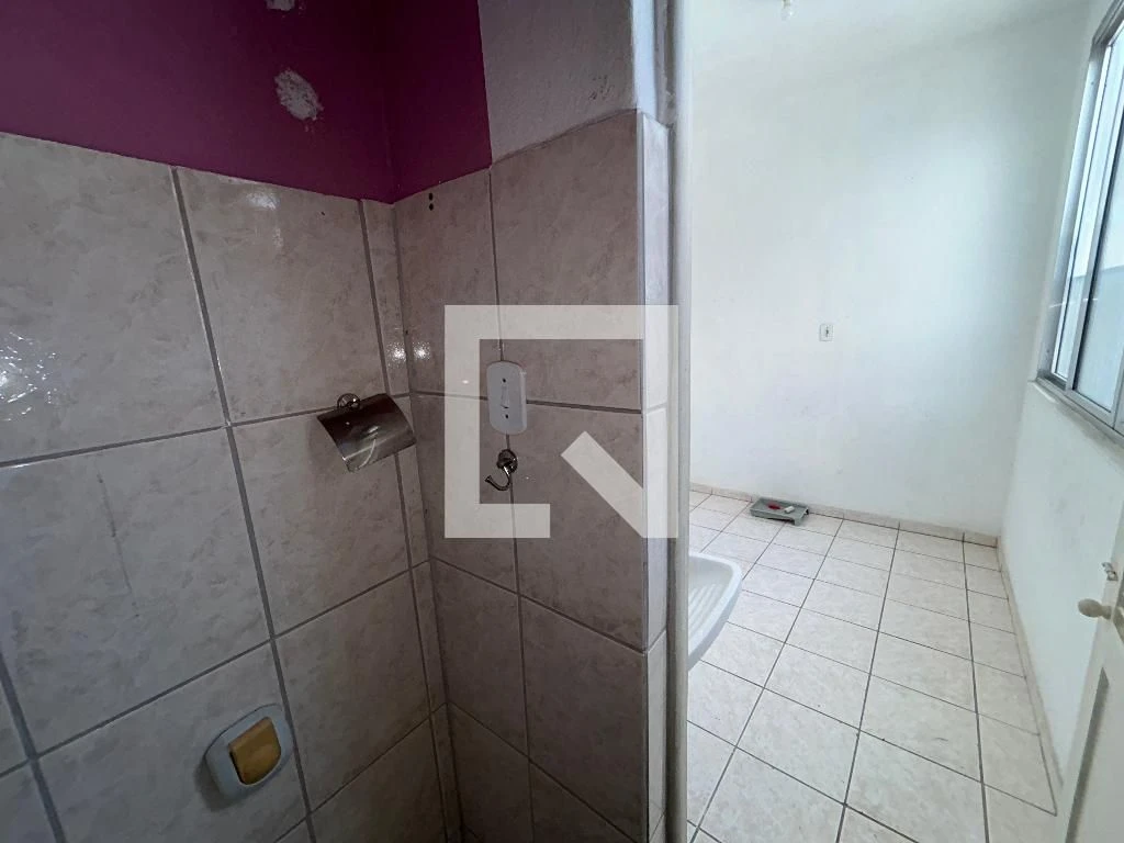 House with no parking, 2 bedrooms and 1 bathroom — photo 3