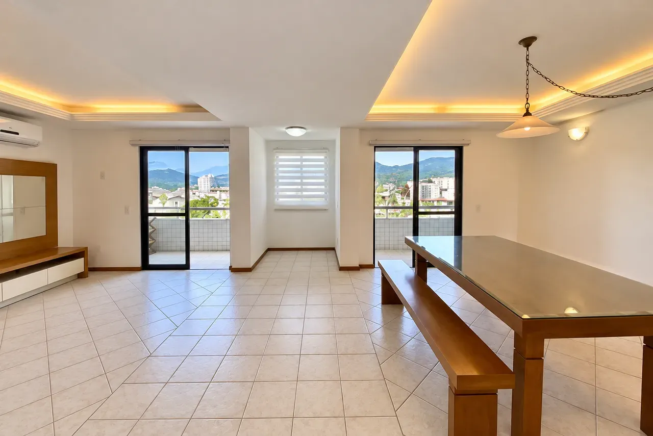 Apartment on the 3rd floor with a grill on the balcony — photo 6