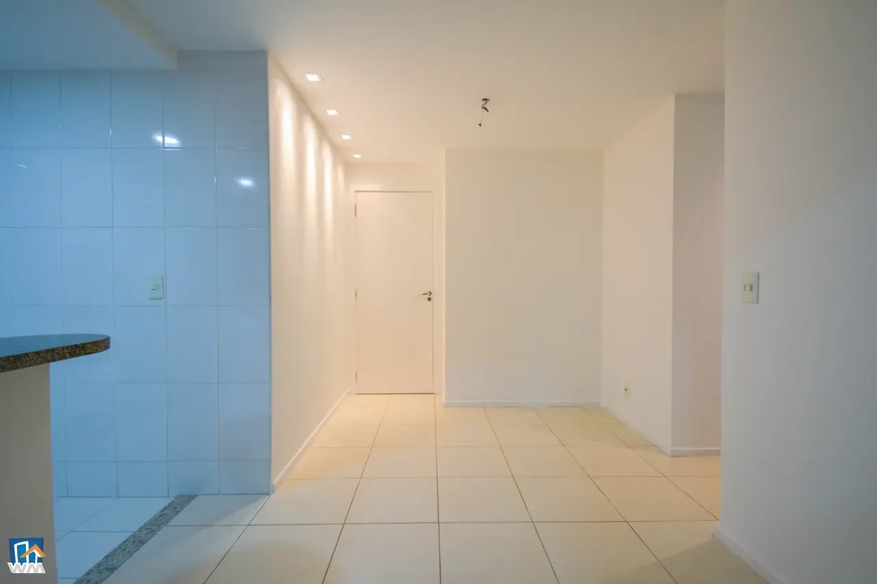 2-bedroom apartment with 1 bath and parking spot — photo 11