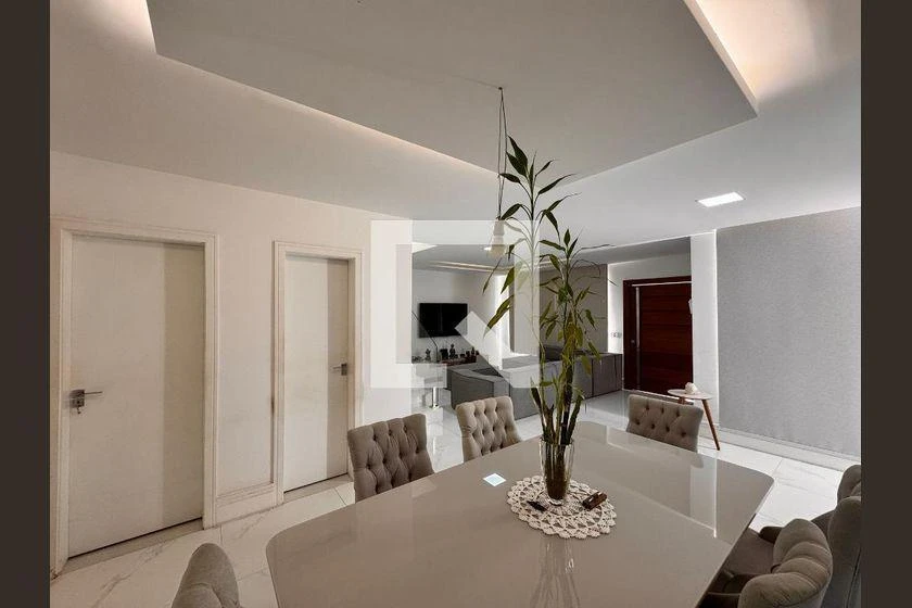 Casa para alugar com 6 quartos e 297 m², cozinha integrada — photo 9