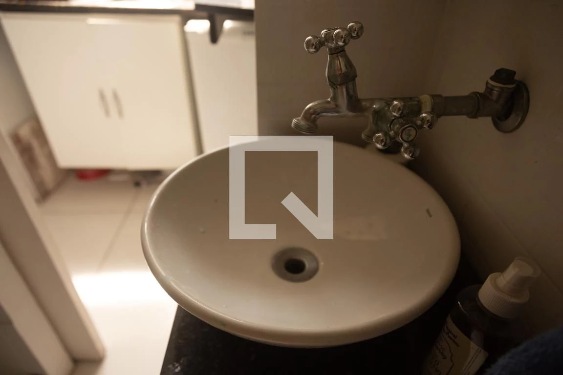 Мебльоване студіо з 1 спальнею та компактною кухнею — photo 2