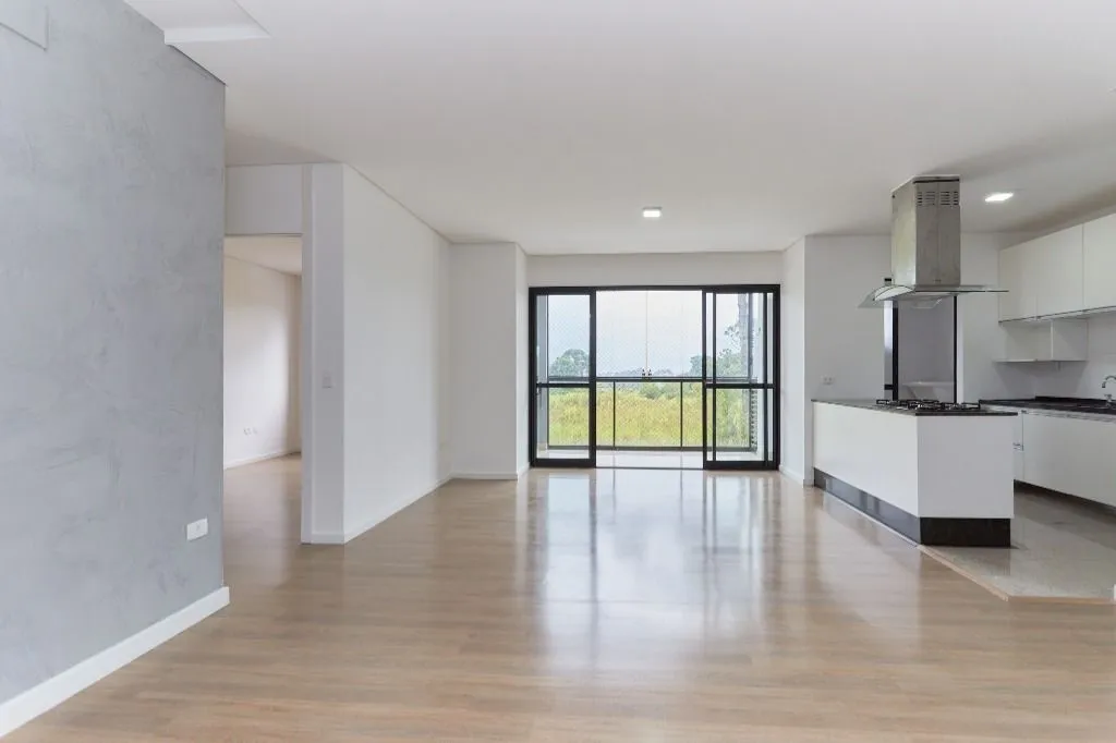 Furnished 2-bedroom apartment with an open-plan kitchen — photo 21