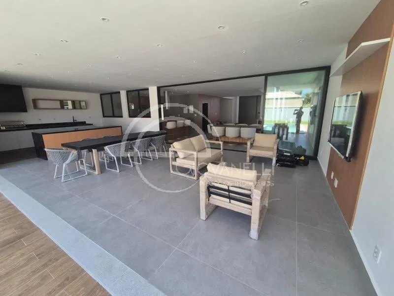 Furnished house with 4 en-suites and open-plan kitchen — photo 11