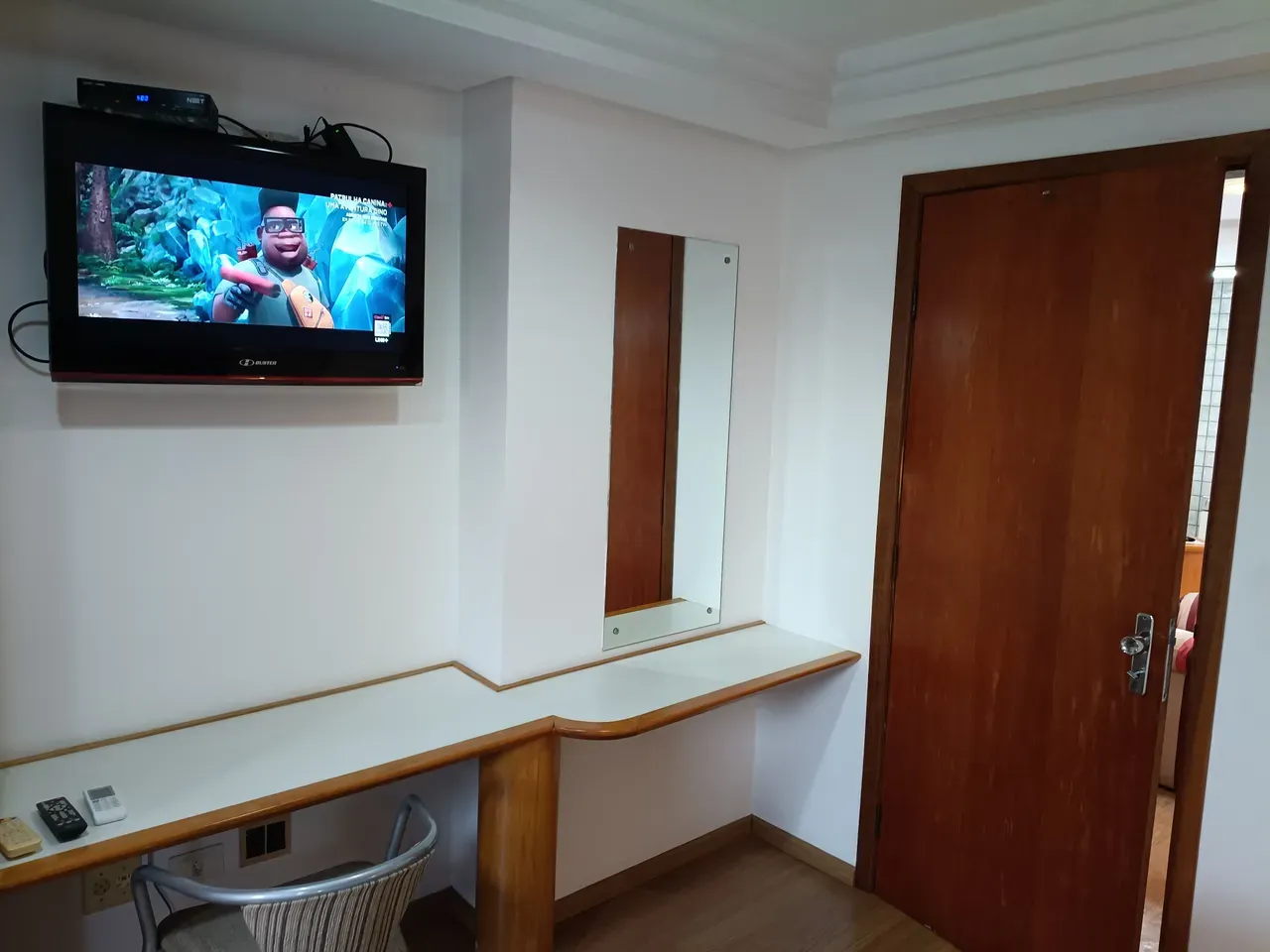 80 m² apartment with a home office and a washing machine — photo 4