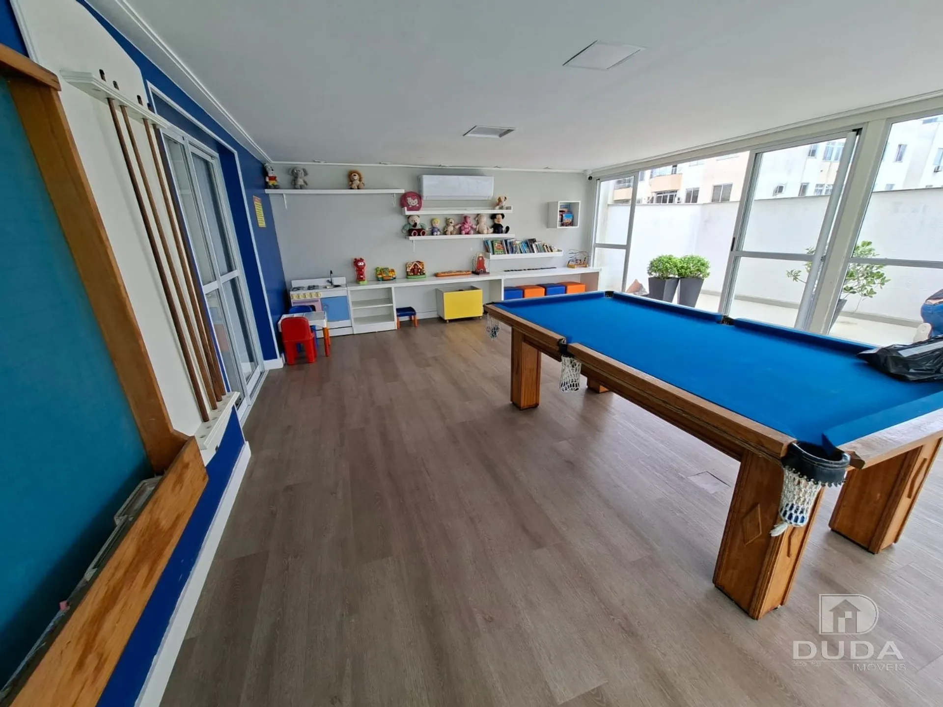 Apartment on the 10th floor with floor-to-ceiling windows — photo 89