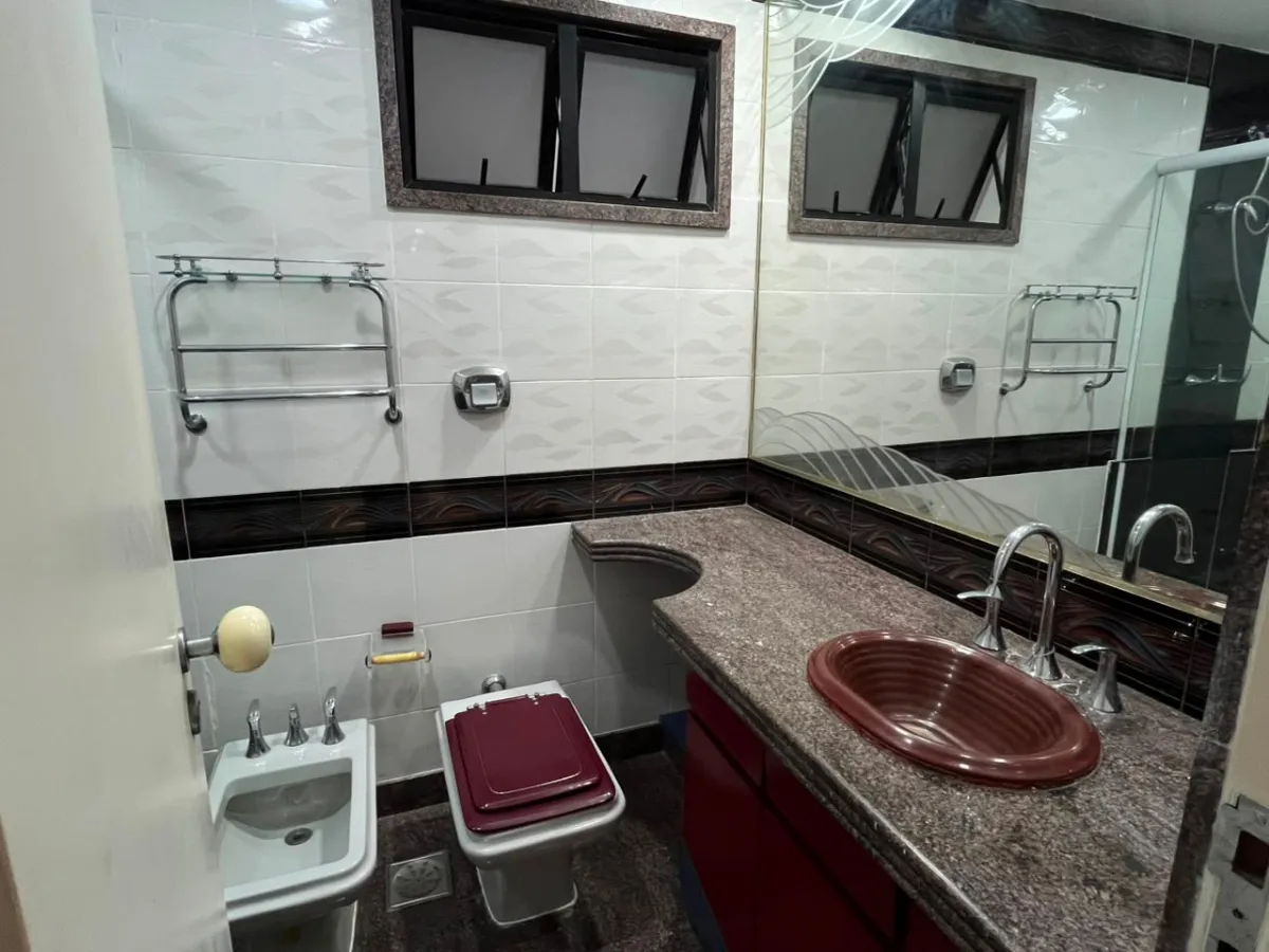 Панорамні вікна та 4 спальні: квартира 217 м² — photo 28