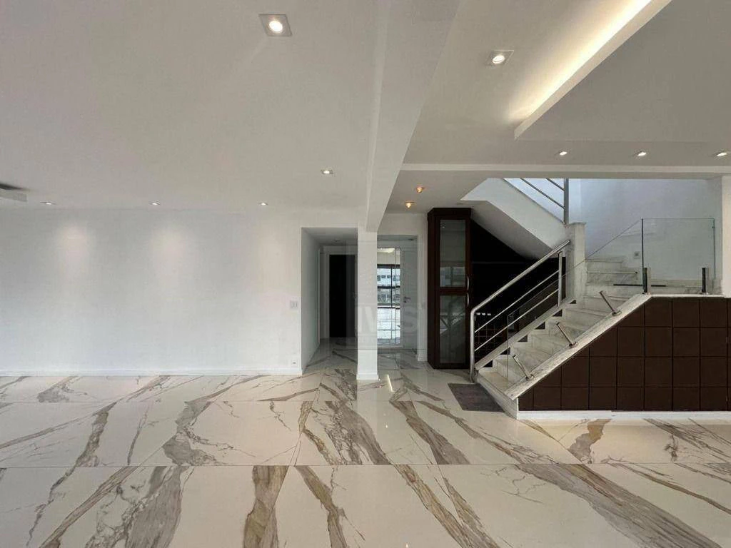 Furnished duplex penthouse with enclosed balcony — photo 19