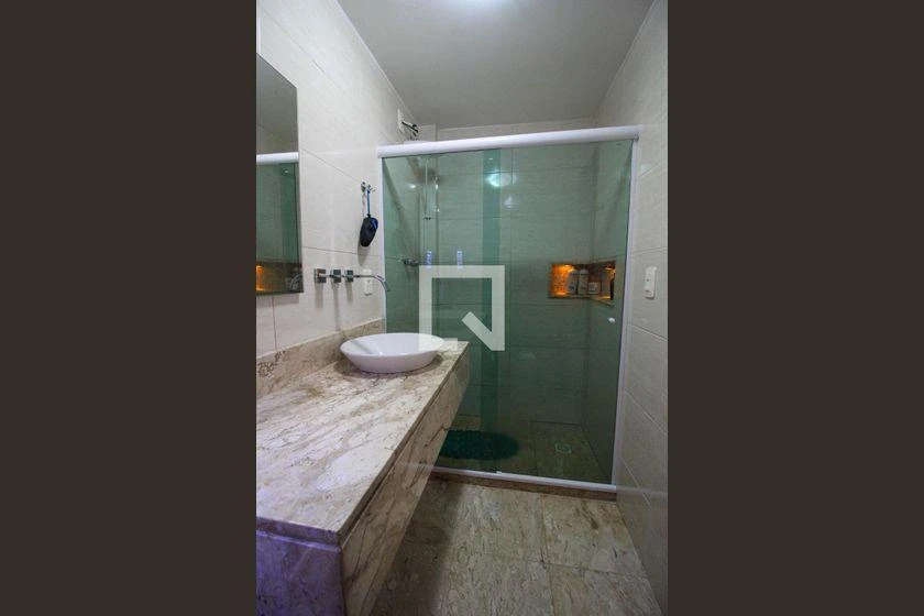 Rental apartment with 3 bedrooms and a glass balcony — photo 38