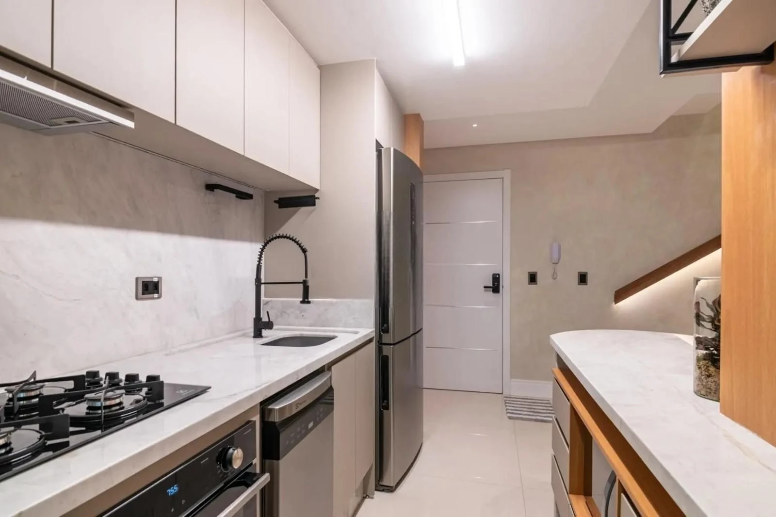 152 m² apartment with a home office and a dishwasher — photo 19